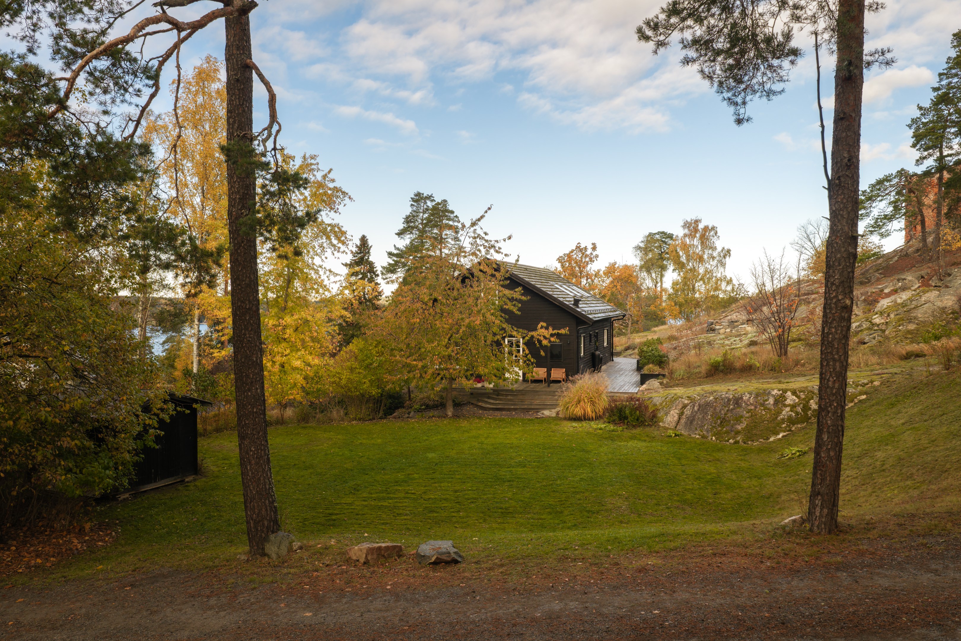 Bostadsbild från Grävlingsbergsvägen 18, Till salu i Kummelnäs, Nacka
