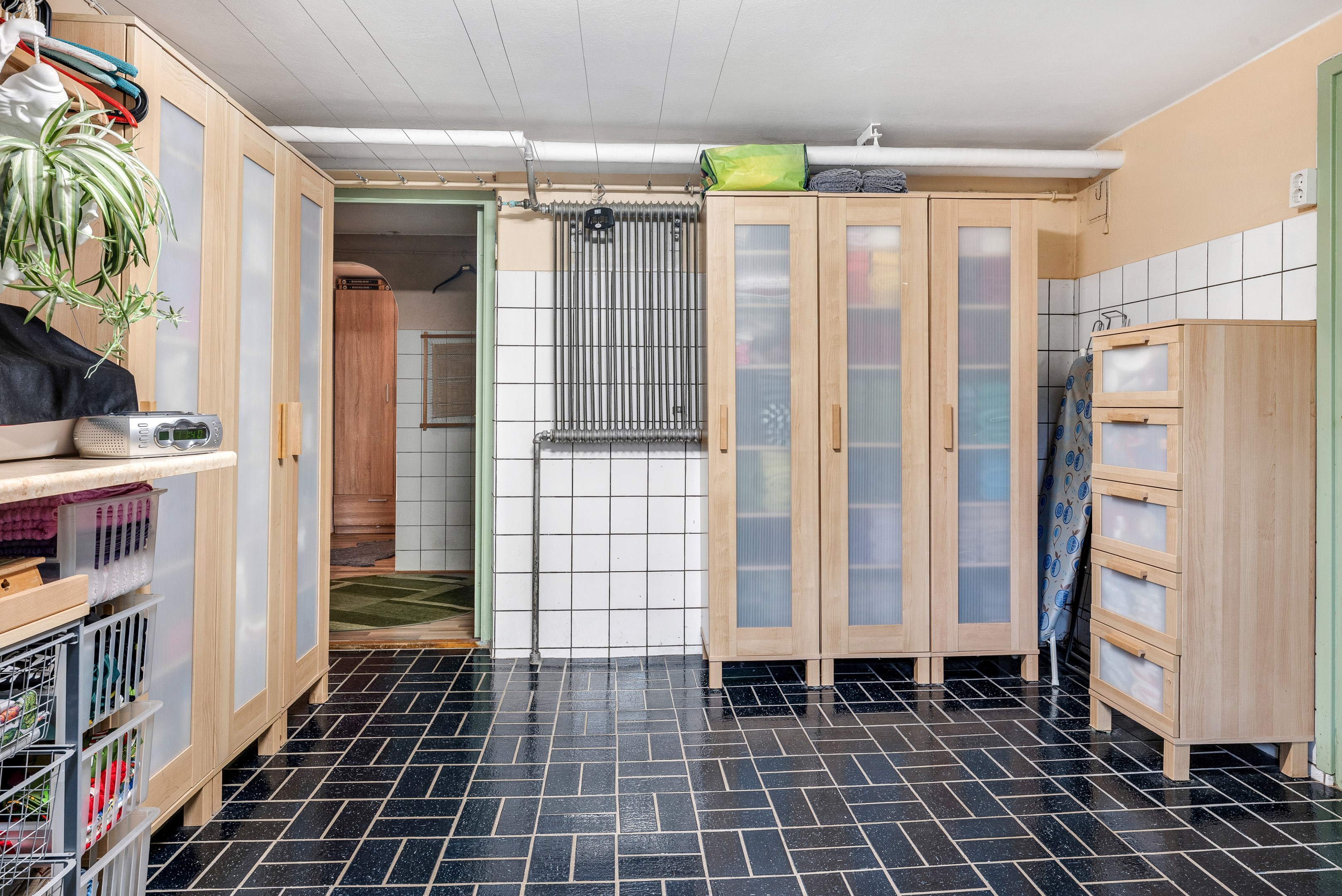 Bostadsbild från Navvägen 4, Till salu i Gunsta, Uppsala