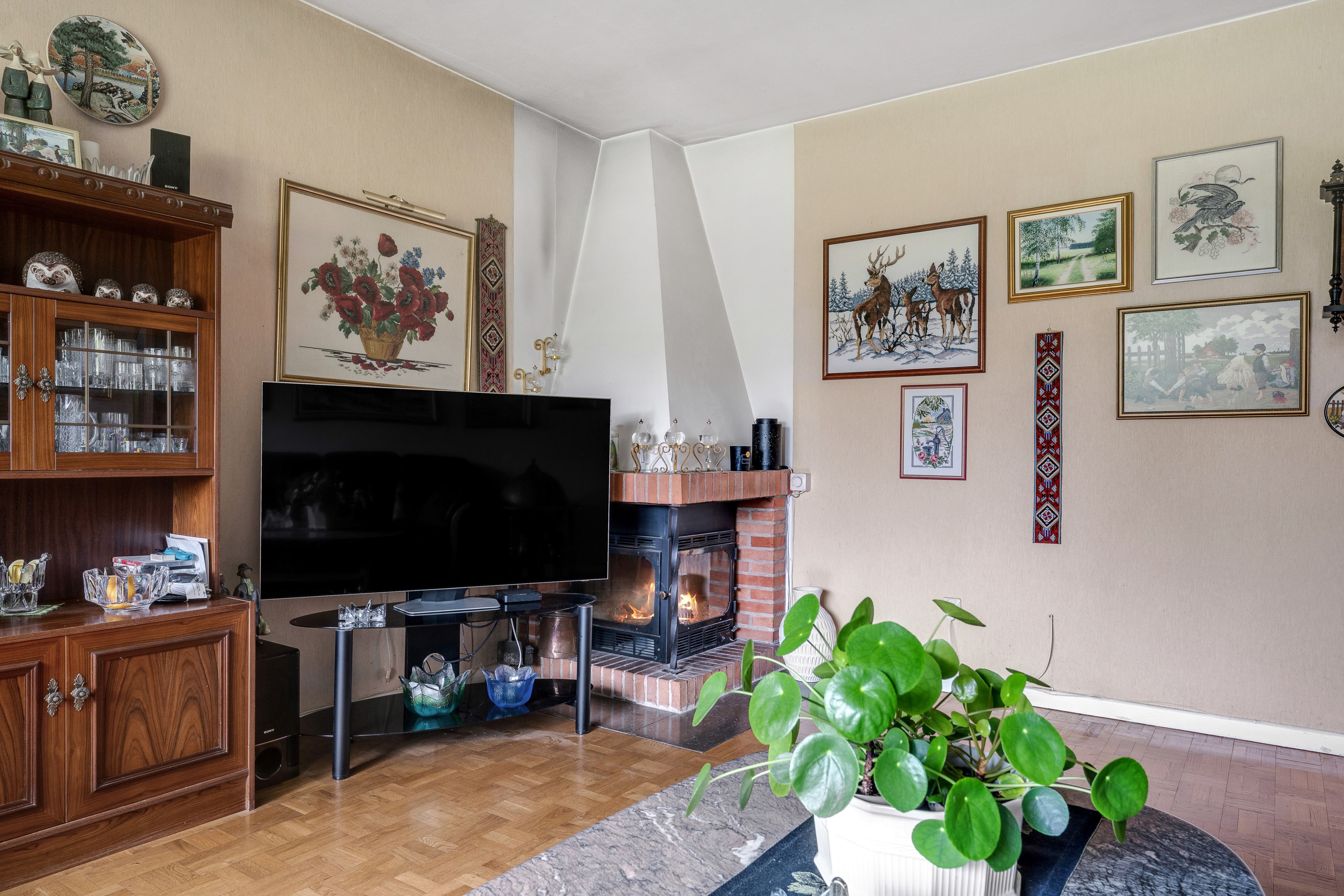 Bostadsbild från Navvägen 4, Till salu i Gunsta, Uppsala