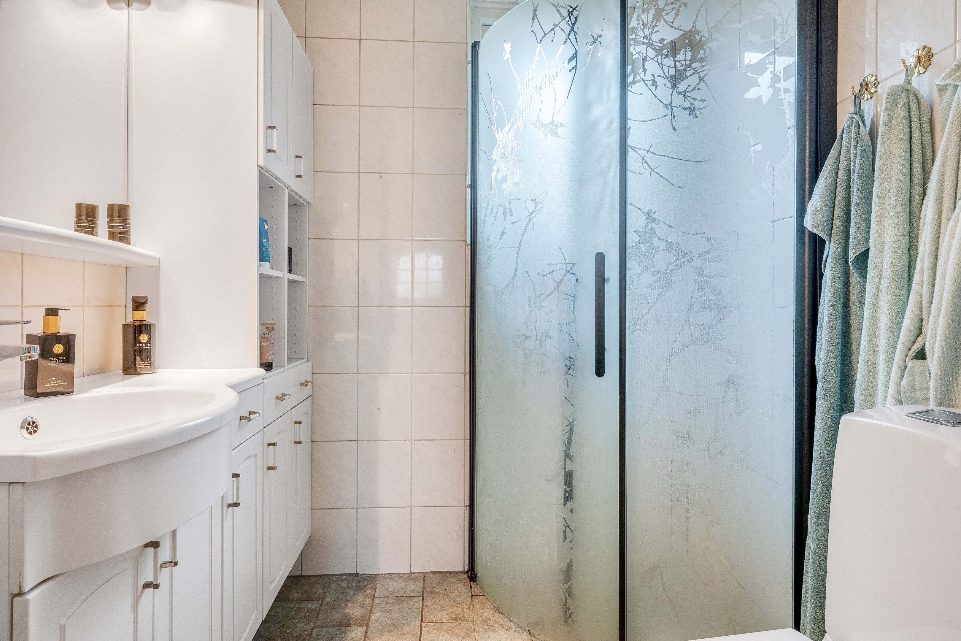 Bostadsbild från Navvägen 4, Till salu i Gunsta, Uppsala