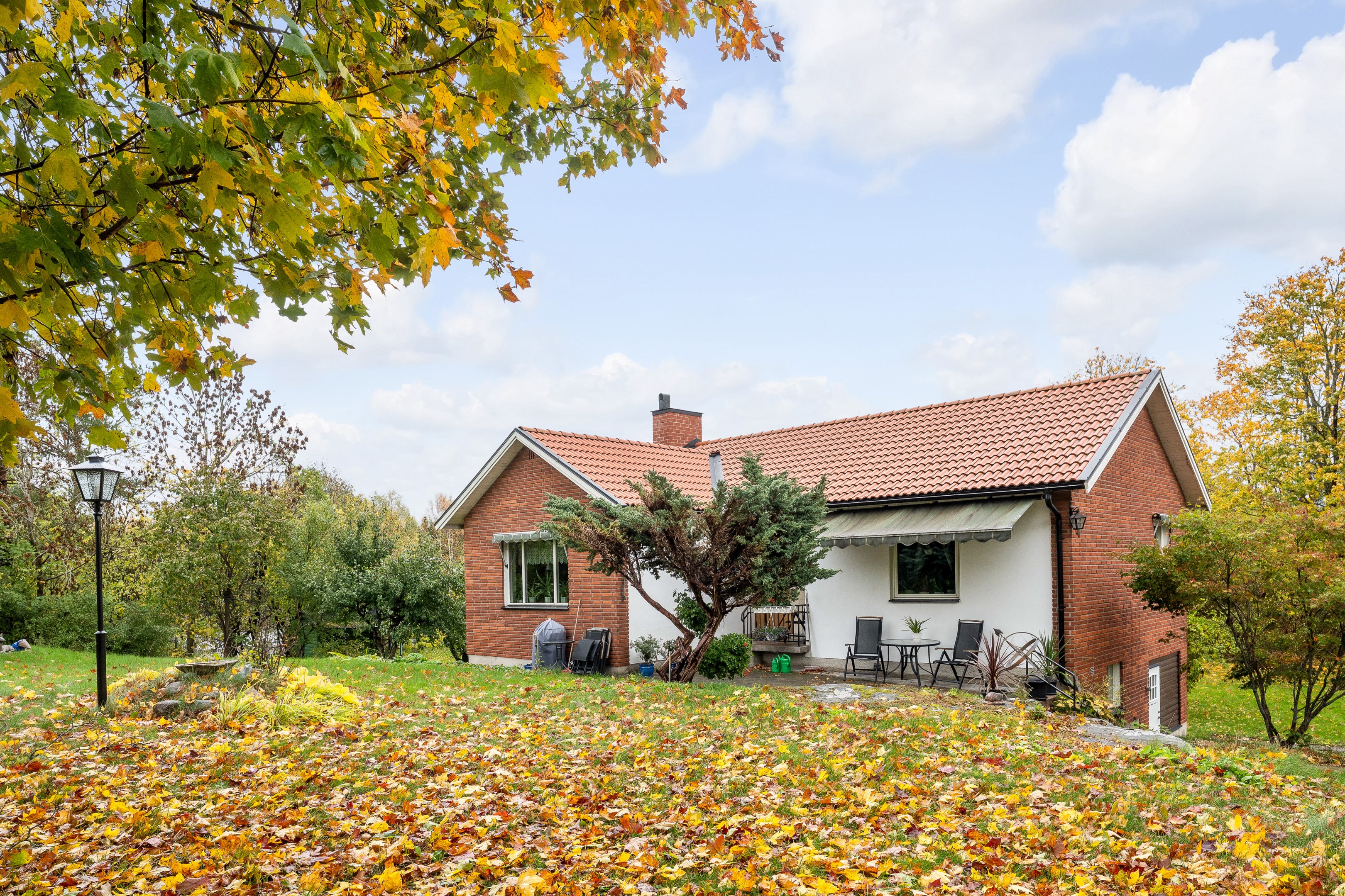 Bostadsbild från Navvägen 4, Till salu i Gunsta, Uppsala