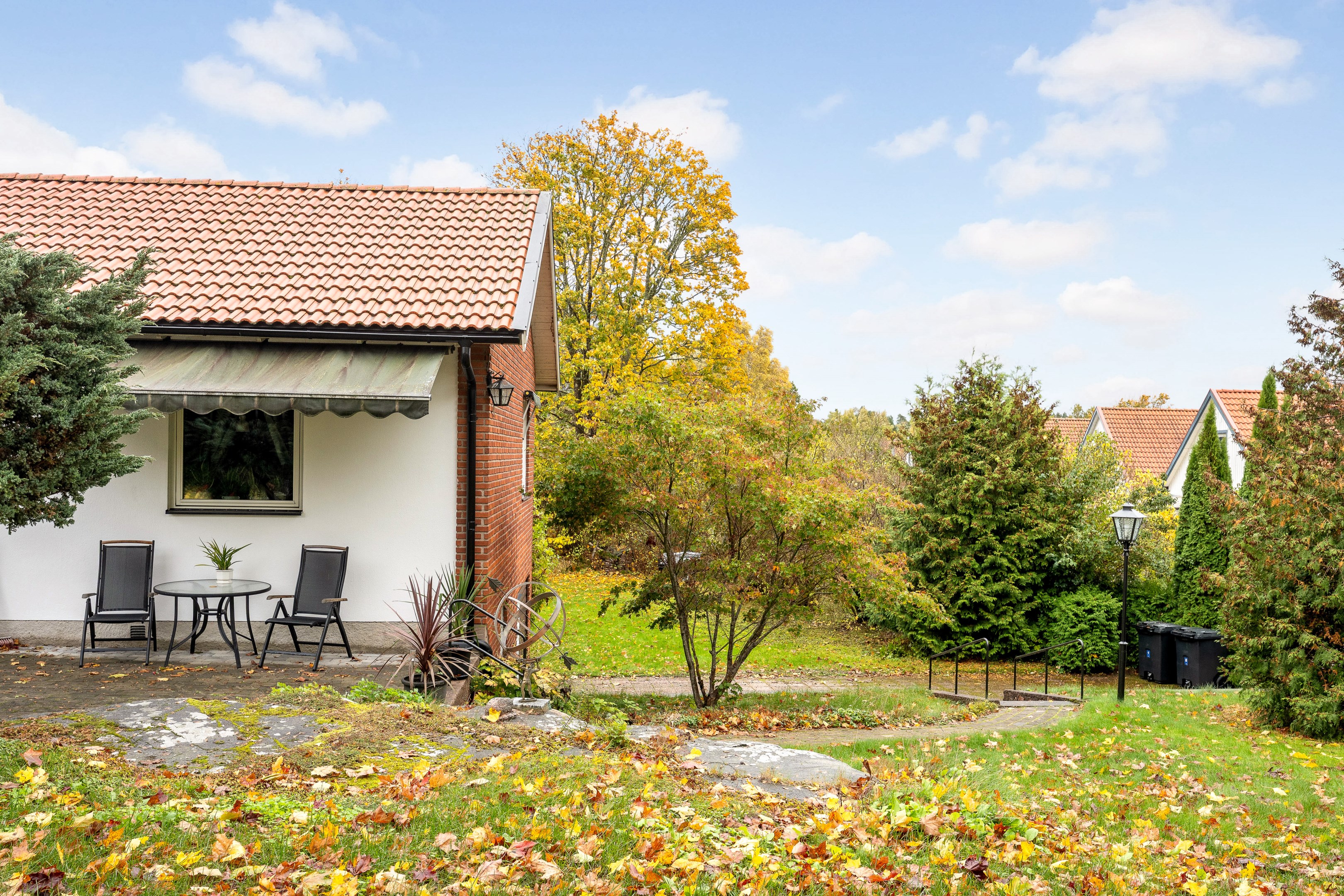 Bostadsbild från Navvägen 4, Till salu i Gunsta, Uppsala