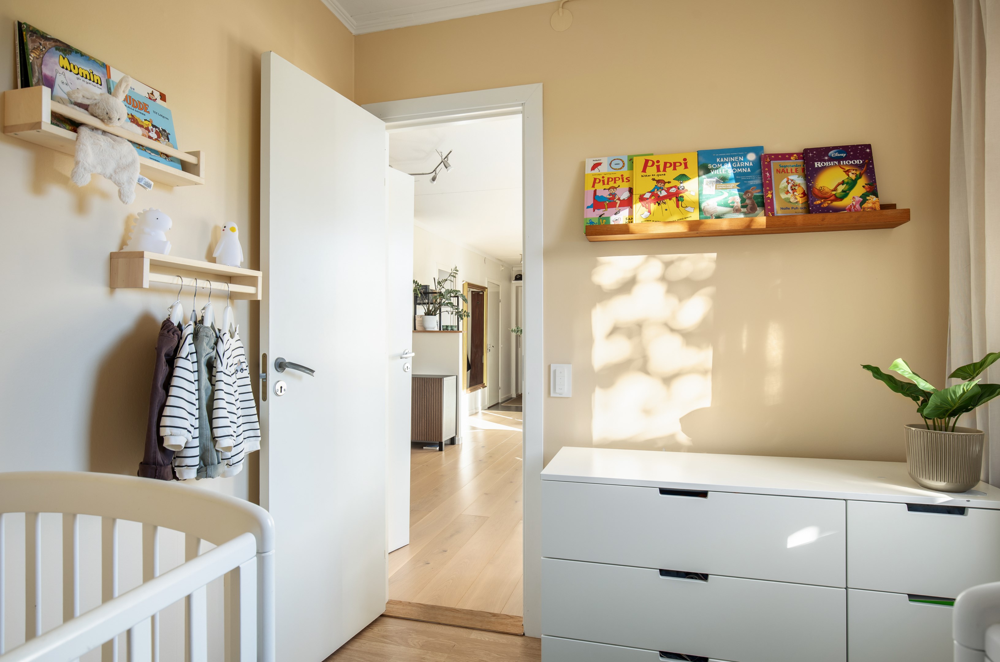 Bostadsbild från Ormingeringen 24B, Kommande i Västra Orminge, Nacka
