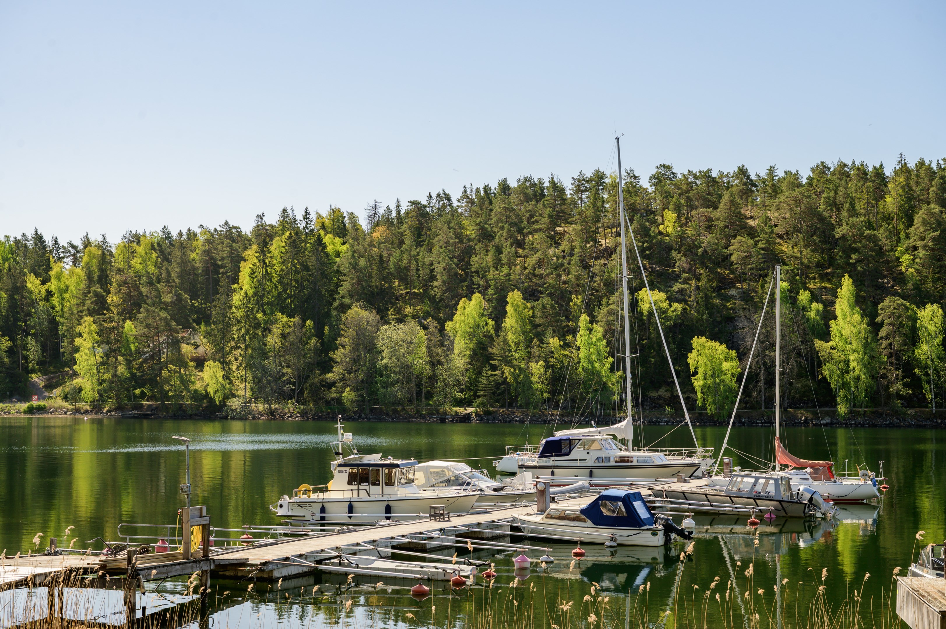 Bostadsbild från Lärkstigen 3A, Till salu i Strömma, Värmdö
