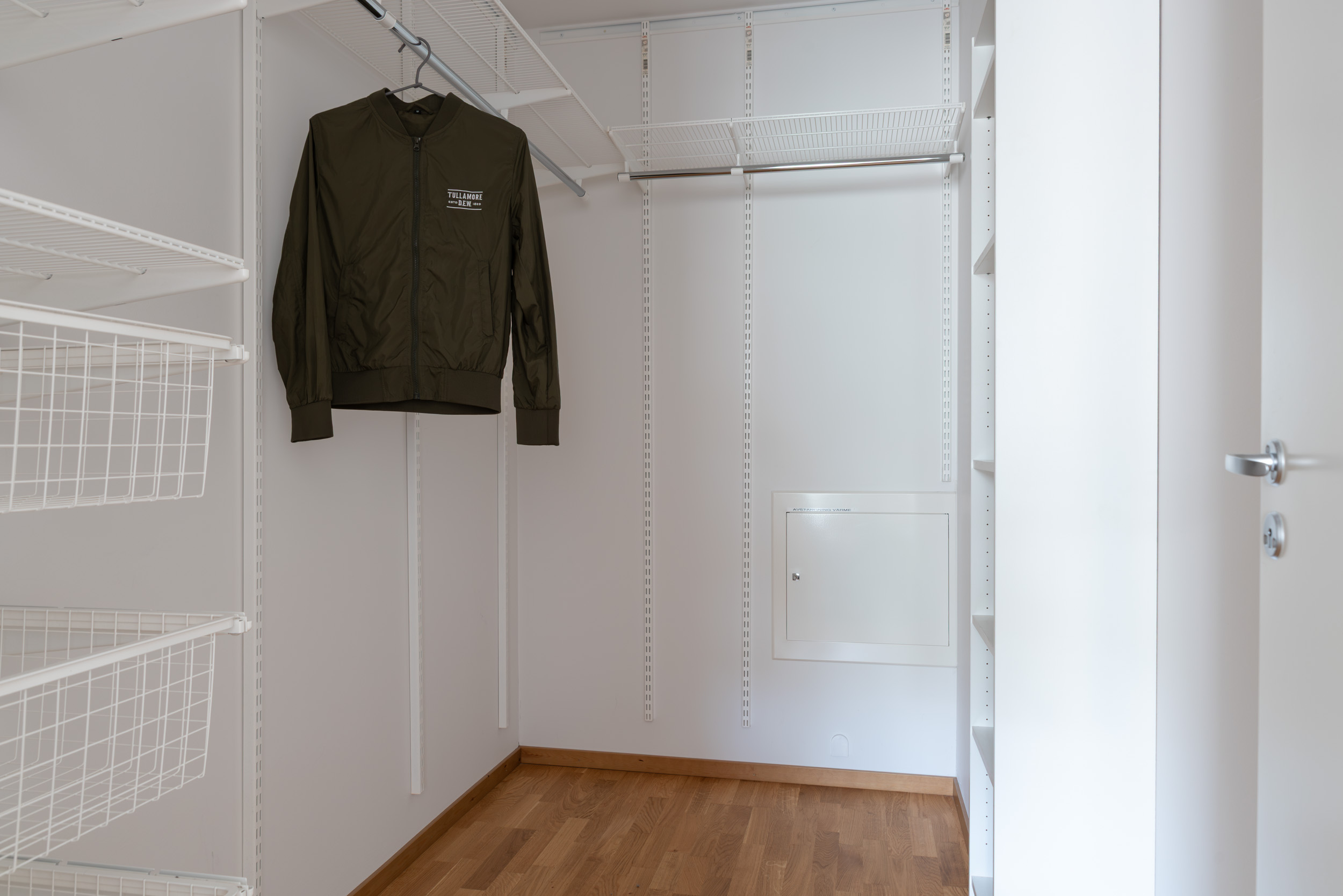 Bostadsbild från Öster Mälarstrands allé 130, Till salu i Öster Mälarstrand, Västerås