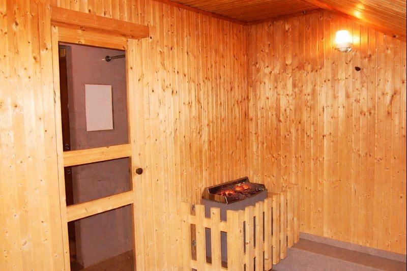 Klockan slår snart är det dags 100 grader.