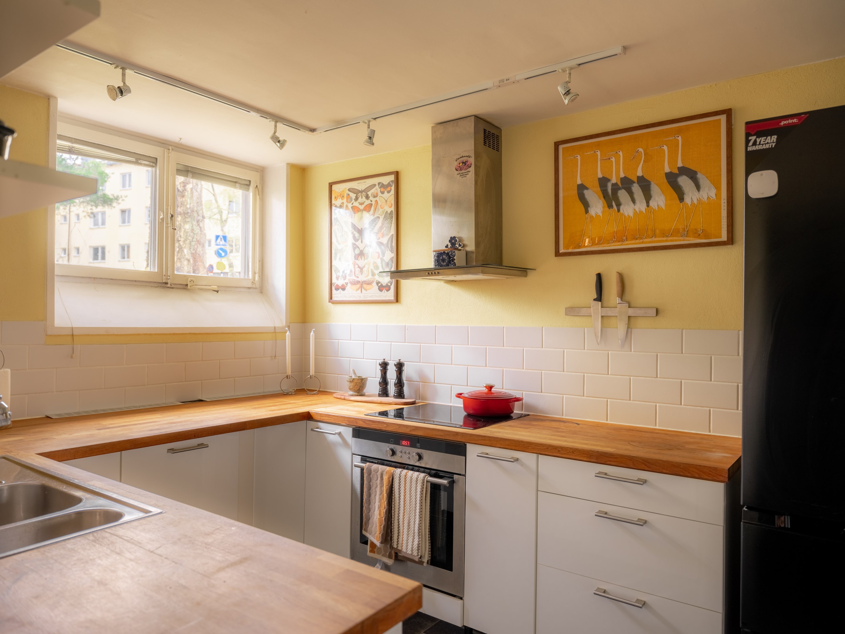 Bostadsbild från Bäckvägen 92A, Till salu i Midsommarkransen, Stockholm