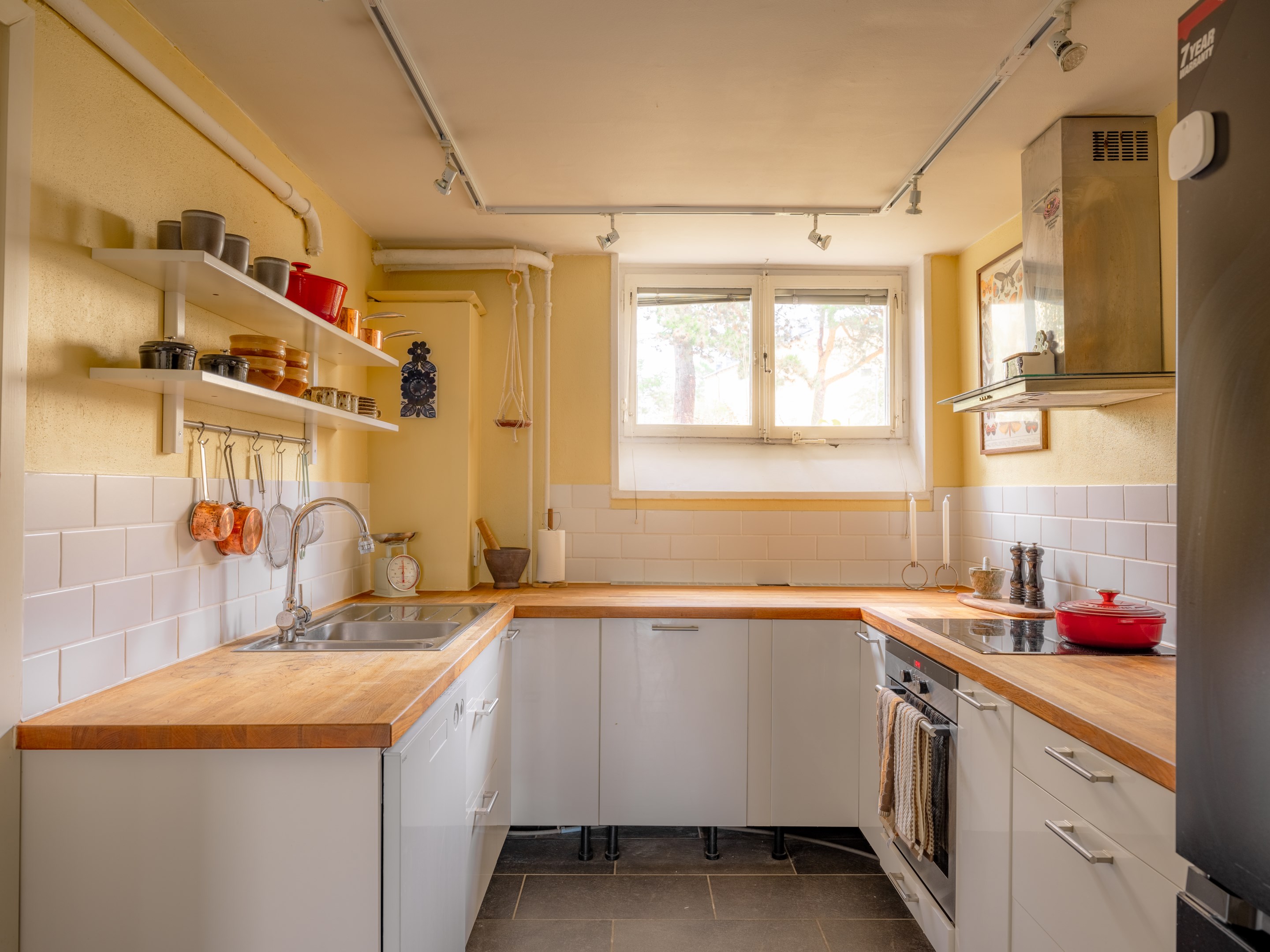 Bostadsbild från Bäckvägen 92A, Till salu i Midsommarkransen, Stockholm