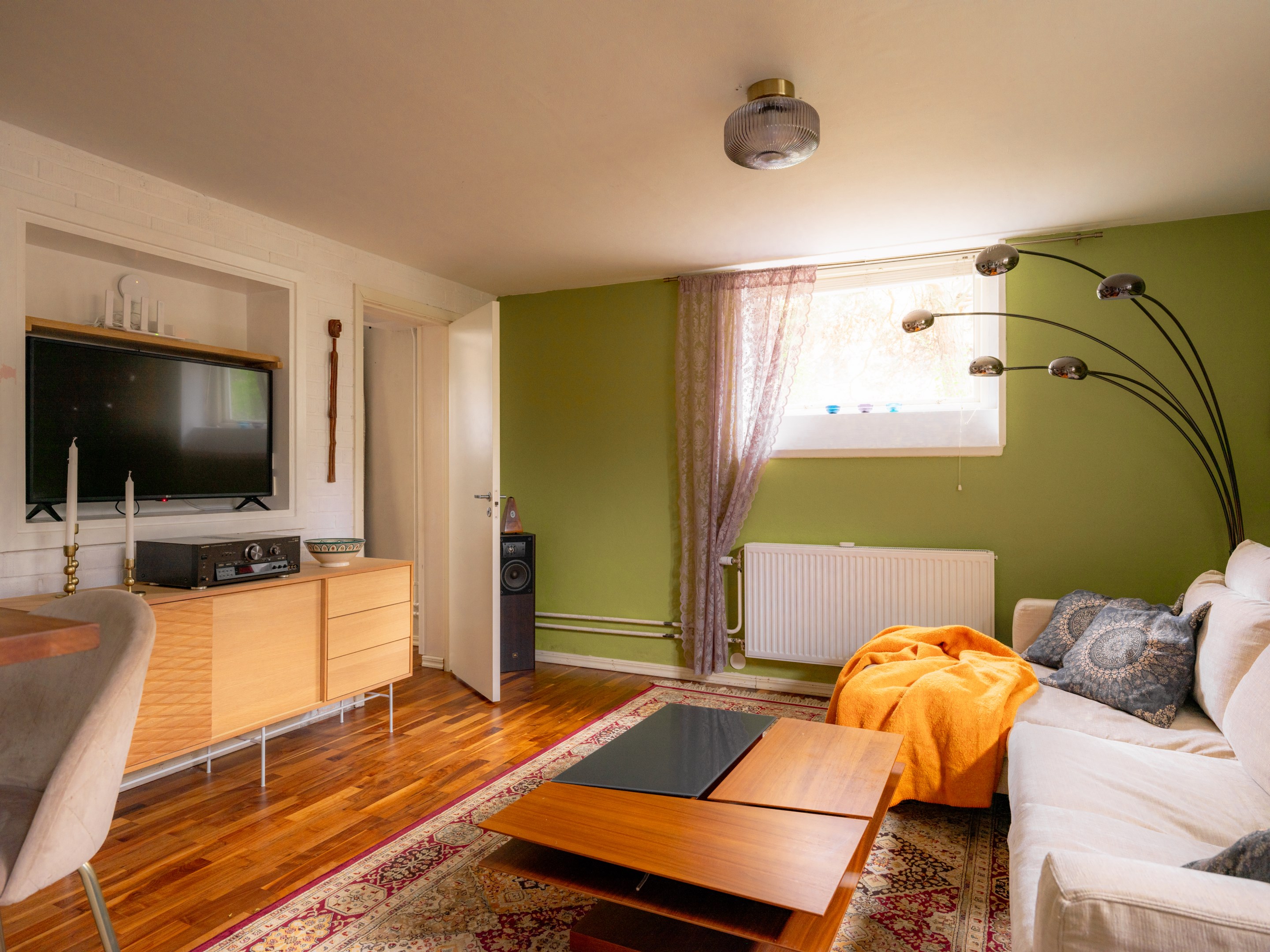 Bostadsbild från Bäckvägen 92A, Till salu i Midsommarkransen, Stockholm